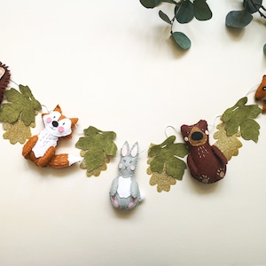 Woodland animal garland, Forrest garland, fox nursery decor, woodland theme bedroom, bear kids decor, felt squirrel.