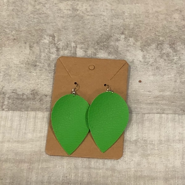 Teardrop Kelly Green Faux Leather Earrings/Kelly Green Teardrop Earrings/Teardrop Earrings/Kelly Green Earrings/Faux Leather Earrings