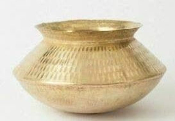 Hammered Brass Cooking Handi Tope Pot with Lid Peetal Degchi 5 L Chicken Biryani Hammered Brass Cooking Handi Tope Pot with Lid Peetal Degchi 5 L Chicken Biryani