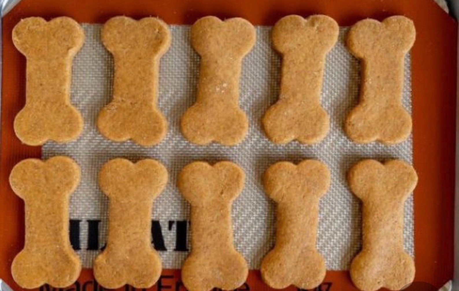 View of Healthy Homemade Sugar-free Dog Treats - Etsy