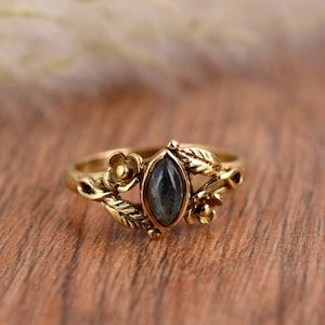 Labradorite Ring,Brass Ring,Handmade Ring,Unique Ring,Boho Ring,Anniversary Ring,Wedding Ring,Vintage Ring,Gift Ring,Deco Ring,Gift For Her