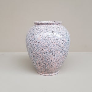 Decoratieve vaas in keramiek met graniet dessin in roze