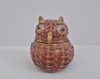 Vintage uilen mandje/opbergdoosje vervaardigd uit riet en hout, jaren '70