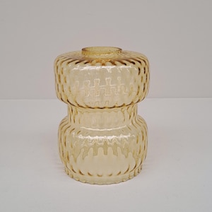 Lámpara vintage de color ámbar/geel que se adapta al cristal con relieve.