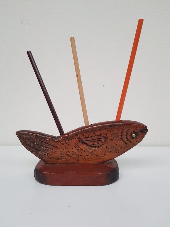 Vis gesneden uit hout in de vorm van een pennenhouder, volkskunst, uniek object