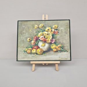 Vintage olieverf schilderij op canvas van bloemen en fruit, gesigneerd de Vries, 1975