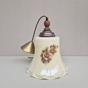 Vintage hanglamp gemaakt uit opaline glas