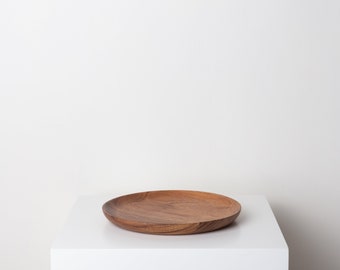 Assiette en bois d'acacia du Japon : assiette sculptée à la main, vaisselle en bois, cadeau de pendaison de crémaillère fait main, ustensiles de cuisine en bois, décoration de cuisine de ferme