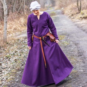 Medieval Woolen Cotte Isabel – Authentic 13th & Early 14th Century Underdress - Women’s Historical Clothing - LARP, Reenactment, Cosplay