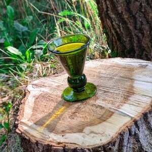 Gobelet médiéval en bois de frêne