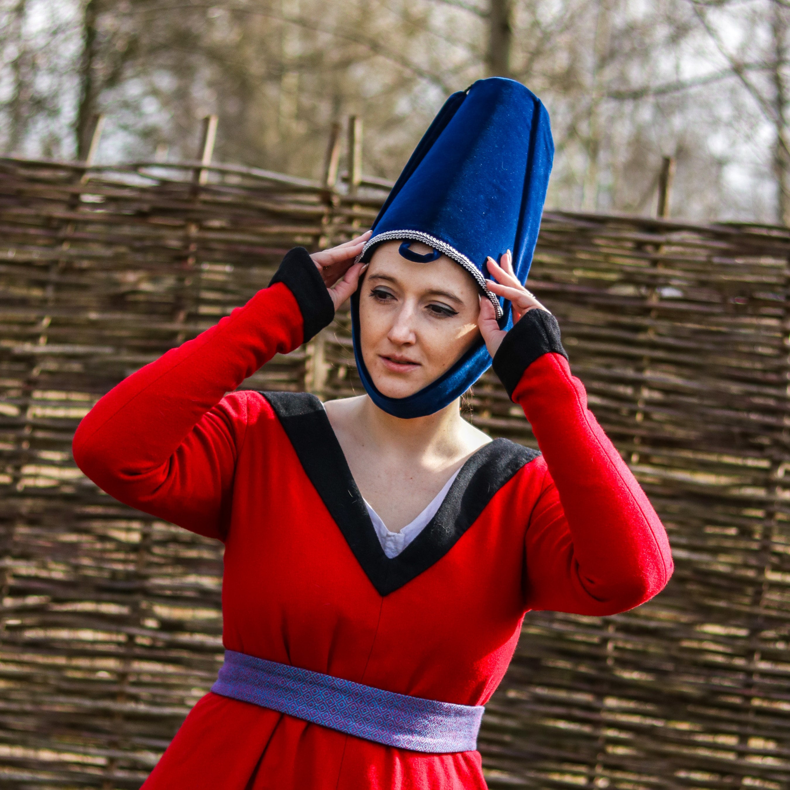 Hennin - 15th Century Headdress - Women’s Medieval Headwear - Cone Hat ...