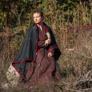 Feldr - Wool Rectangle Cloak With Trim - Early Medieval Fashion - 10th, 11th, 12th Century - Viking Clothing - Historical Costume - Coat