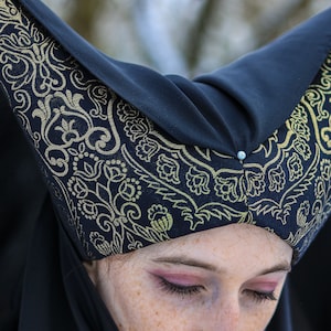 Horned Hennin - Patterned Medieval Headwear - 15th Century Headpiece ...