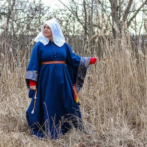 Houppelande - Patterned Lining - Medieval Dress - 14th & 15th Century Fashion - Court Costume For A Lady - Historical Gown - Reenactment