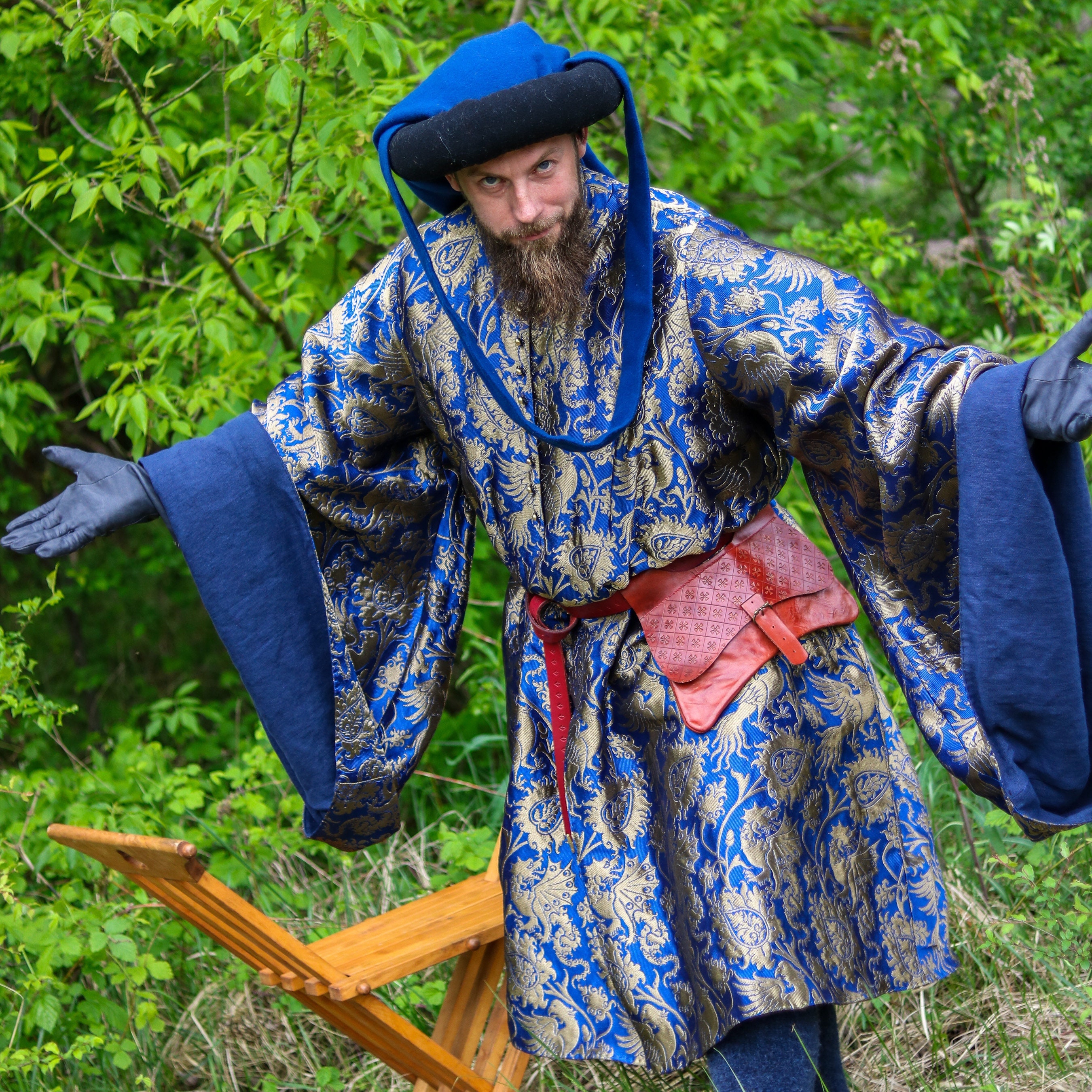 historical medieval clothing