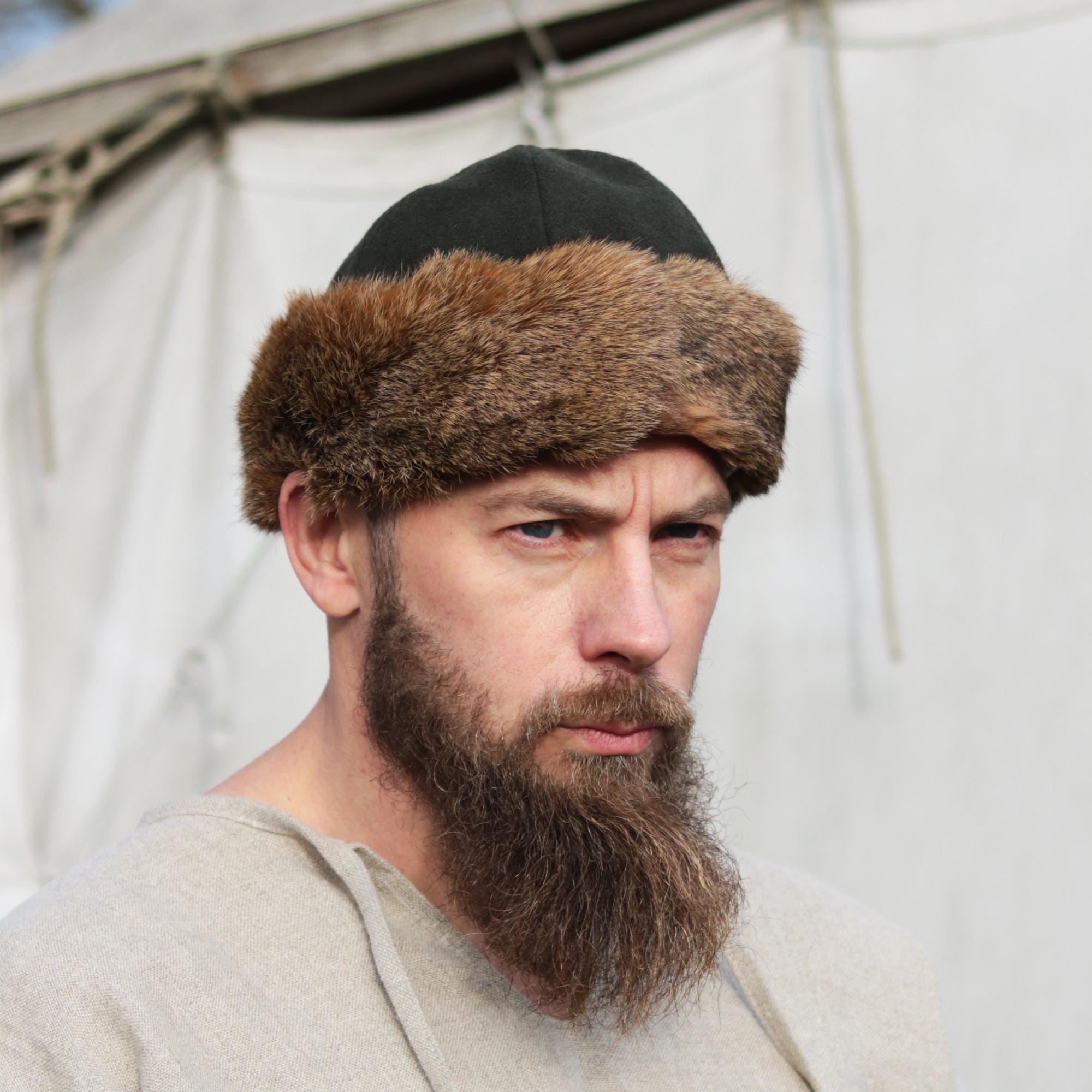 Luca della Rocca vintage hat with fur trim. Italy Early Medieval Diamond Wool Round Hat With Red Fox Fur Linen  main image 3