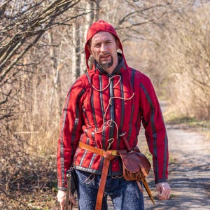 Arming Doublet Diego - Linen And Leather - 15th Century Gambeson - Late Medieval & Renaissance Clothing For Reenactment, LARP, SCA