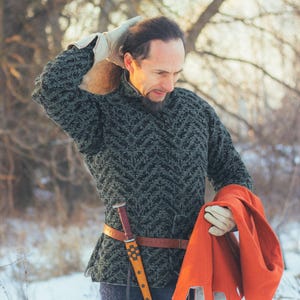 Arming Doublet Fernando - Patterned Linen - 15th Century Gambeson - Late Medieval Pourpoint For Reenactment, LARP, SCA - Knight Costume