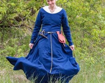 Women’s Cotte Cecilia - Medieval Wool Dress With Long Sleeves - Simple Gown For Basic Historical Reenactment - LARP & Cosplay Costume