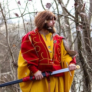 Irish Doublet Ionar - Traditional Irish Jacket - Gaelic Costume - Celtic Design - Historical Irish Clothing - Renaissance Reenactment & LARP