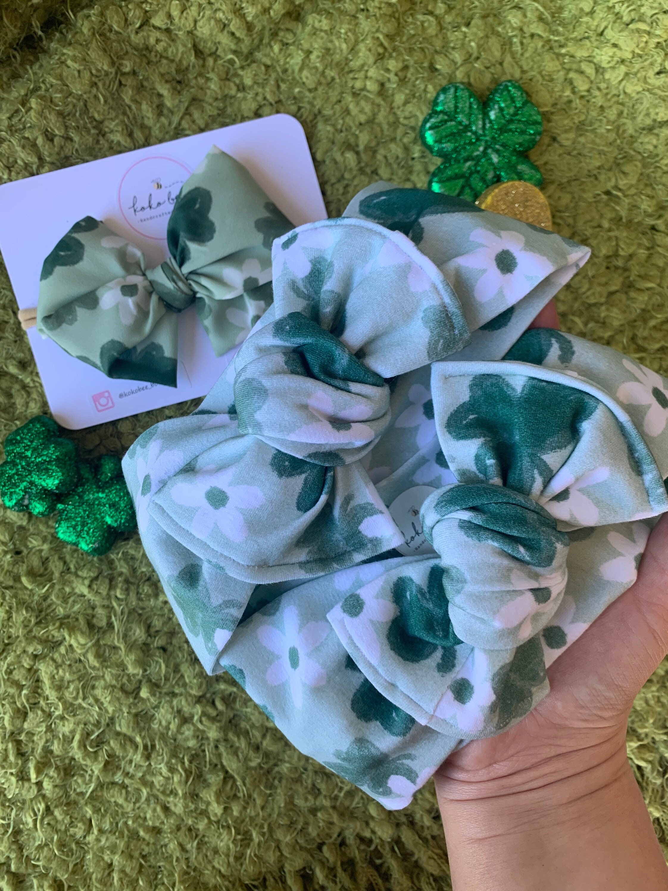 Daisy Shamrocks St Patrick's Day Headwrap & Hand-Tied Big Bows / arco recién nacido / margaritas / clip de arco para niños pequeños / tréboles verdes