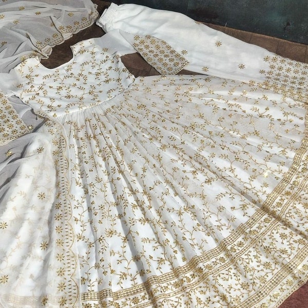 Fantaisie Salwar Kameez, Robe Anarkali Pakistanaise, Shalwar Indien, Tenues Brodées, Robe De Mariée Longue, Salwar Grande Taille, Robes De Demoiselle D'honneur