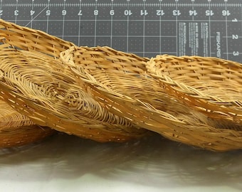 Set of 4 Vintage Wicker Rattan Bamboo Paper Plate Holders 10" Serving Tray Picnic Camping TV Dinner Holidays Folk Art