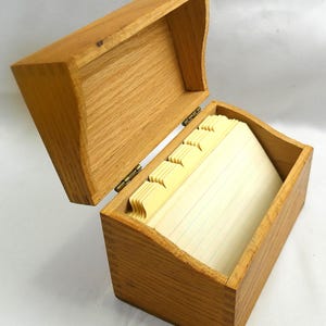 Vintage Hedges Wooden Finger-Jointed Oak Hinged Recipe Box 3x5 Card Holder Chicago IL Farmhouse Kitchen Storage