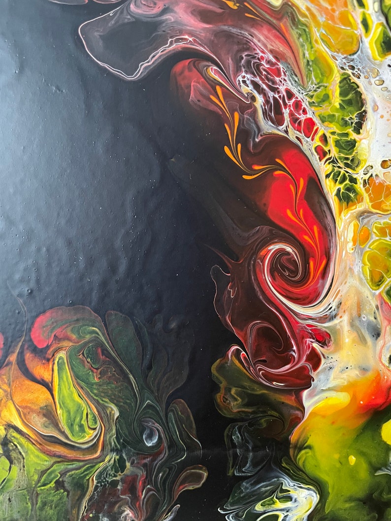 Pode incluir: Pintura abstrata com padr&otilde;es em espiral em tons de vermelho, amarelo, verde, preto e branco.