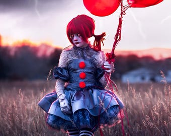 Vestido infantil inspirado no Pennywise. Tamanho 8-10 anos.