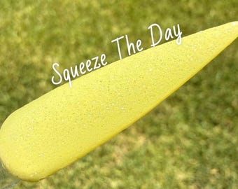 Squeeze The Day Summer Yellow Shimmer Dip Powder: Glows Under UV Light, Yellow Acrylic Dip Powder
