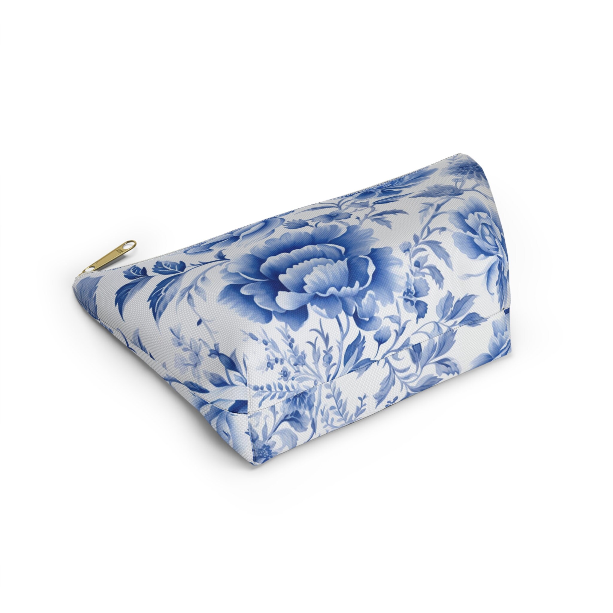 【L'Appartement Bonjour Pouch】 Chinoiserie Cosmetic Pouch, Blue Porcelain Design Accessory