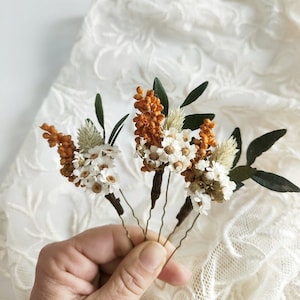 Burnt Orange Flower Hair Pins/ Terracota Bridal Accessories/ Rust Daisies Flower Bridal Hair Pins/ Boho Wedding Dried Flowers Hair Clips.