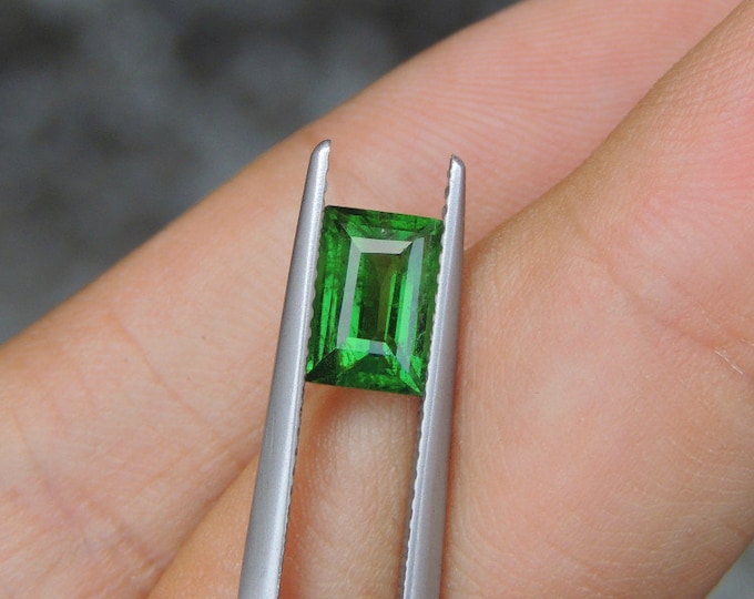 Magnificent, LARGE, Master Cut 1.44Ct, Perfect "Tsavo-Green" Color Tsavorite! Appraised At 3,675 Dollars!