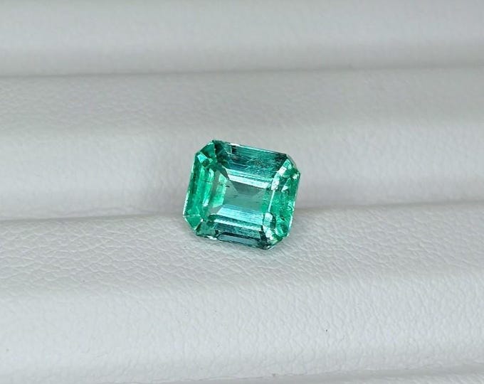 IGI & NAGL Lab Certified, Large,  2.06 Carat, Rare MINOR Oil, Clean Emerald, Appraised for 4,200 Dollars