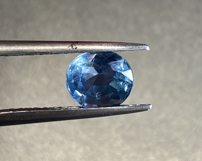 Beautiful, Sparkling Blue, 1.53 Carat, Oval Cut, Lab-Certified, Unheated, Untreated Ceylon Blue Sapphire! Appraised at 3,350 Dollars!