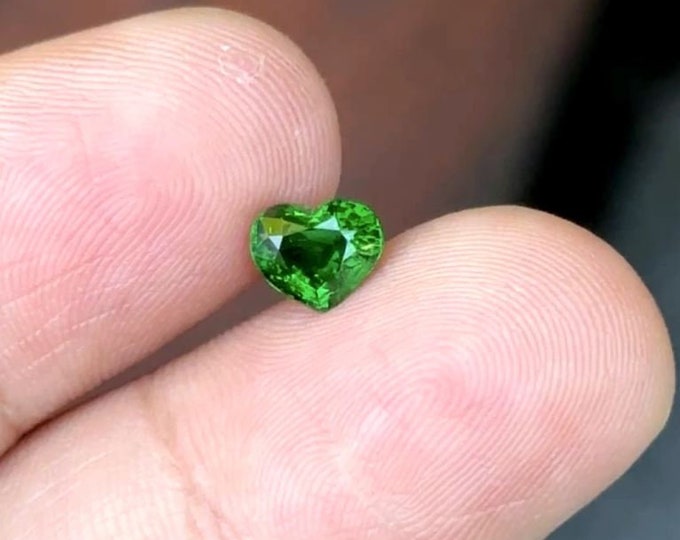 WONDERFUL, Heart Cut, 1.05 Ct, Perfect, DOUBLE LAB Certified, "Tsavo-Green" Color Tsavorite! Great Price! Appraised At 2,500 Dollars!