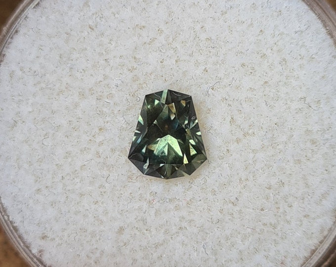 VERY Rare! Color-Shift Green-Bluish To-Yellow Green, Sparkling, 1.8 Carat Lab-Certified Unheated Ceylon Sapphire! Appraised at 1,600 Dollars