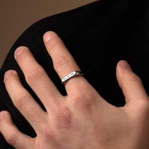 Silver Customisable Engraved Signet Ring For Men, Women, Unisex, Classic Wedding Ring for Mens and Women, Jewelry, Engraved dates Numerals