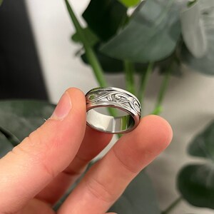 Silver index clearance finger rings