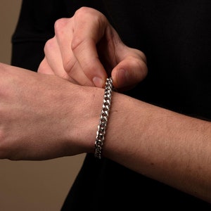 Personalised 7MM Curb Link Bracelet, Engraved Curb Chain Bracelet, Mens Silver Jewellery, Customise Minimalist Curb Style Silver Chain