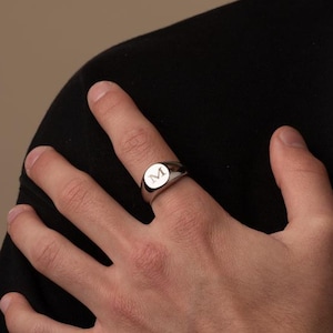 Custom Initial Signet Ring, Silver Round Signet, Mens Signet Ring, Initial Pinky Ring, Engraved Family Ring, Personalised Jewellery Gifts