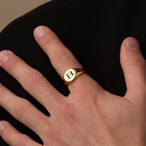 Anillo con inicial personalizado, anillo para el meñique de hombre, anillo de sello de oro de 18 quilates, anillo con monograma, anillo de sello con letra personalizada, anillo de sello redondo, regalos para hombre
