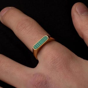 Gold Signet Ring - Vintage Styled Green Stone Signet Ring Men - Mens Signet Ring - 18k Gold Rings for Men - Engraved Personalised Mens Gifts