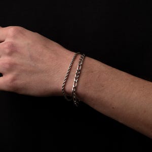 Silber 5 mm Figaro und 2 mm Seil Armband Set, Herren Frau Unisex personalisierte Armbänder, gravieren Name, Initialen und Daten Armbänder von Outrage