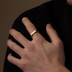 Personalised 18k Gold Signet Ring, Thin Engraved (Unisex)