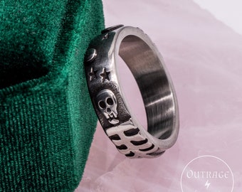 Skeleton Skull Band Ring | Star Ring | Gothic Band Ring | Man en Womaan ringen | Stapelbare ringen | Hoogwaardige ontwerpen van Outrage London