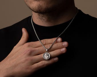パーソナライズされた18Kゴールドドッグタグネックレス：カスタム刻印