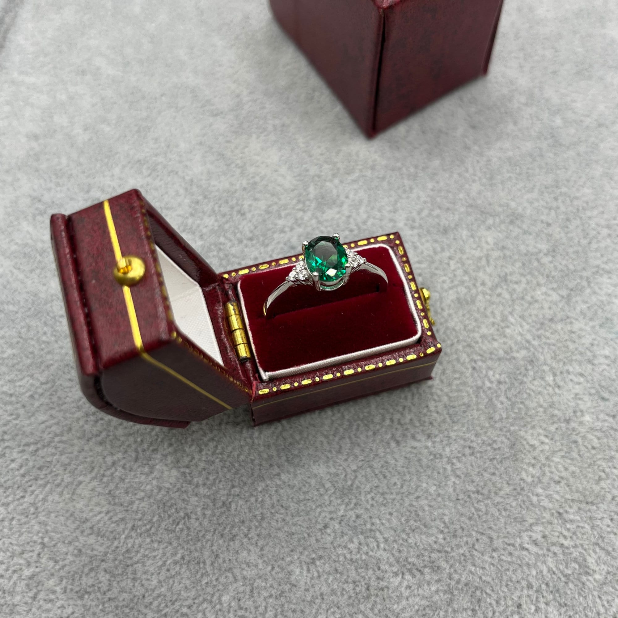 4.5 Carat Natural Emerald Silver Ring For Women - Oval Birthstone Ring In Sizes 6 To 13, Sterling Silver - View #2