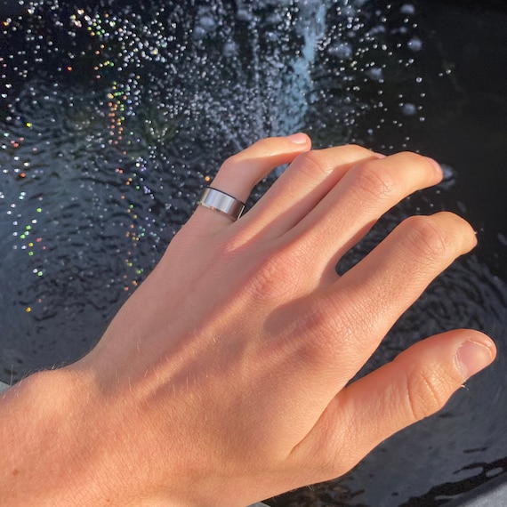 Personalized Wide Pinky Gold Ring for Men | Geschenk jahrestag mann, Männer  ringe, Gravierter schmuck